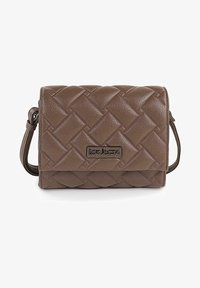 Seleccionado, marron oscuro