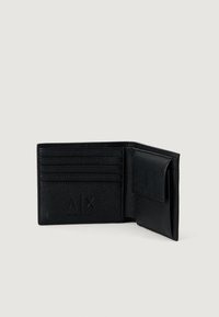 Czarny portfel składany z wieloma kieszeniami na karty, kieszonką na monety z klapką oraz wytłoczonym logo Armani Exchange po lewej stronie wnętrza.