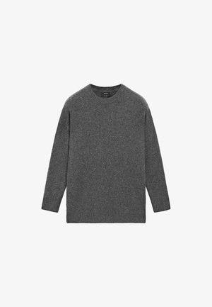 Pull à col rond à manches longues en tricot gris foncé uni avec un ourlet droit et une coupe décontractée.