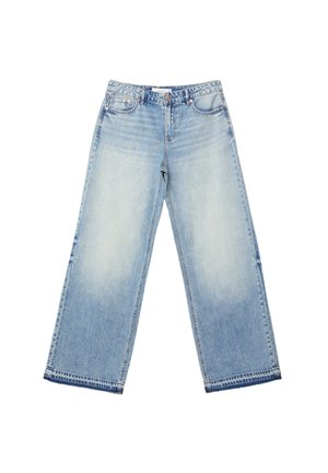 - Wide leg