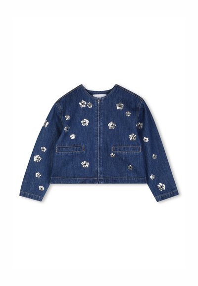 Jeansjacke mit rundem Ausschnitt, Reißverschluss vorn, zwei aufgesetzten Taschen und verstreuten silbernen Paillettenblumen-Verzierungen.