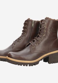 Bottes basses en cuir marron avec une finition texturée, œillets métalliques, fermeture à lacets à l'avant, fermeture éclair latérale, et une semelle robuste avec un talon empilé.