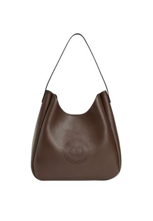 Borsa hobo in pelle marrone con silhouette arrotondata, una unica tracolla e dettaglio circolare perforato sulla parte anteriore. Texture liscia.