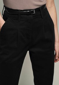 THE SET 2 PACK - REGULAR FIT - Chinos tipa bikses - black nude