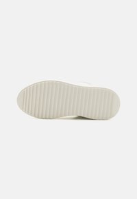 Call it Spring NAMURA B.E.D FOAM - Skate shoes - white