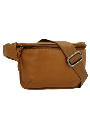 Sac banane en cuir beige au design rectangulaire, avec fermeture à glissière et bandoulière en tissu réglable. Il présente des coutures visibles et un style épuré.