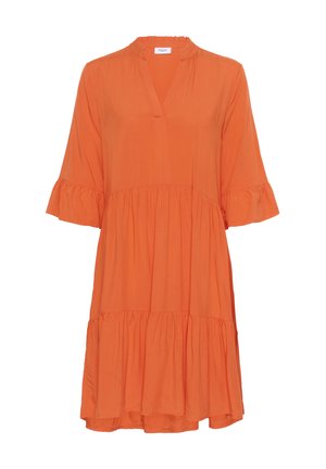 Abito arancione a maniche corte con scollatura a V, maniche a volant e gonna a balze. Realizzato in tessuto leggero, offre una vestibilità ampia.