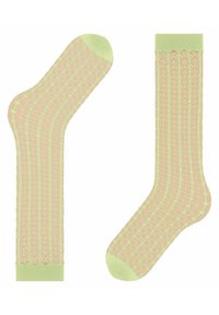 Beige Socken mit einem Rautenmuster in Hellgrün. Sie haben feste grüne Bündchen und eine grüne Zehenpartie und bestehen aus einem dehnbaren Material für zusätzlichen Komfort.