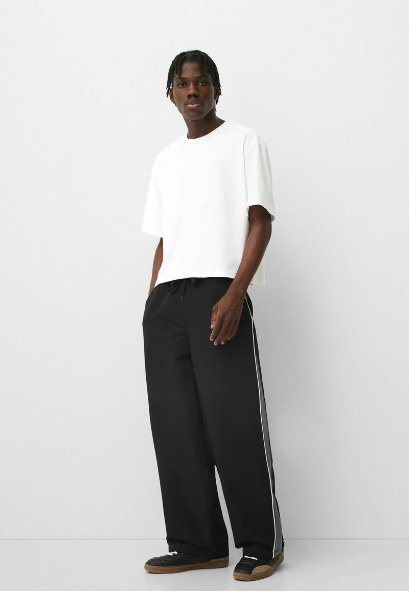 Bershka Trainingsbroek zwart Bershka Trainingsbroek zwart