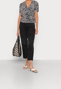 Morgan Camicetta - black