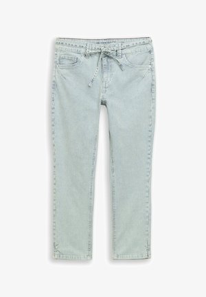 Jasne dżinsy typu light wash z cienkimi pionowymi białymi paskami, w stylu pięciokieszeniowym, z wiązanym sznurkiem w pasie.