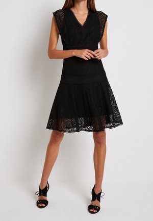 Koktejlové šaty / šaty na párty - black