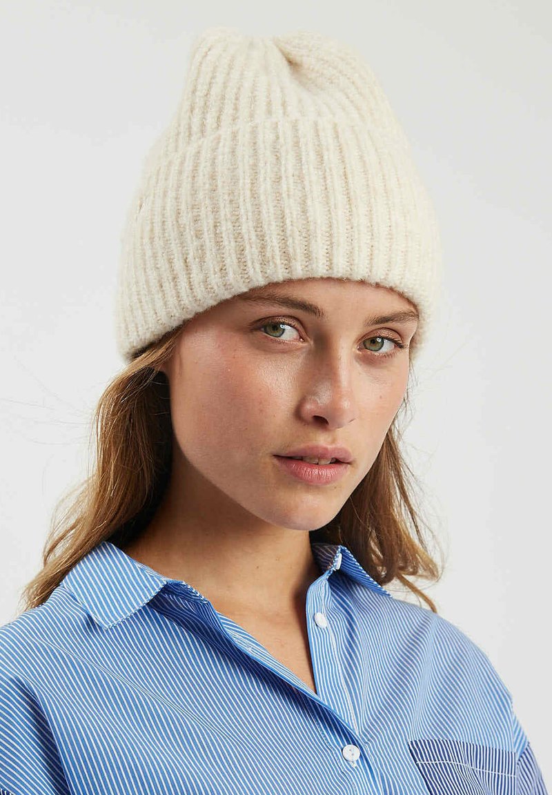 Moves HALLES Beanie broken white/white Zalando.de