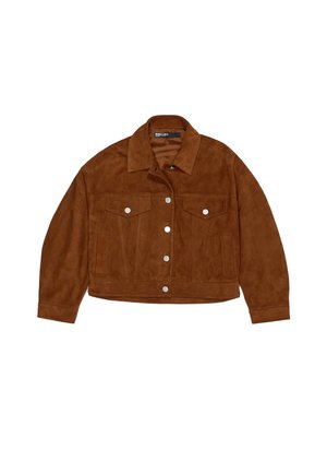 Veste courte en suede marron avec un col, deux poches poitrine, des boutons argentés et des manches longues, présentant une texture subtile et un design épuré.