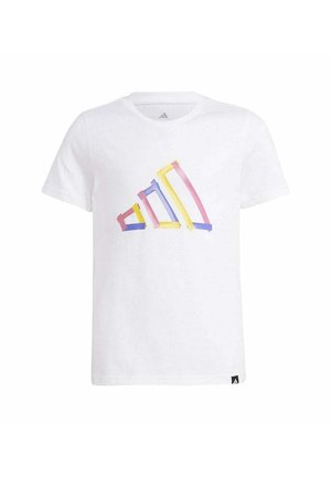 T-shirt bianca a maniche corte con un logo Adidas astratto e colorato, composto da strisce rosse, gialle e blu, al centro della parte frontale.
