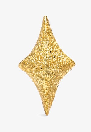 Goldfarbene sternförmige Skulptur mit strukturierter Oberfläche, die ein gehämmertes Muster und scharfe Spitzen an jedem Ende aufweist.