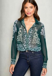 Lipsy REGULAR FIT - Hemdbluse - green