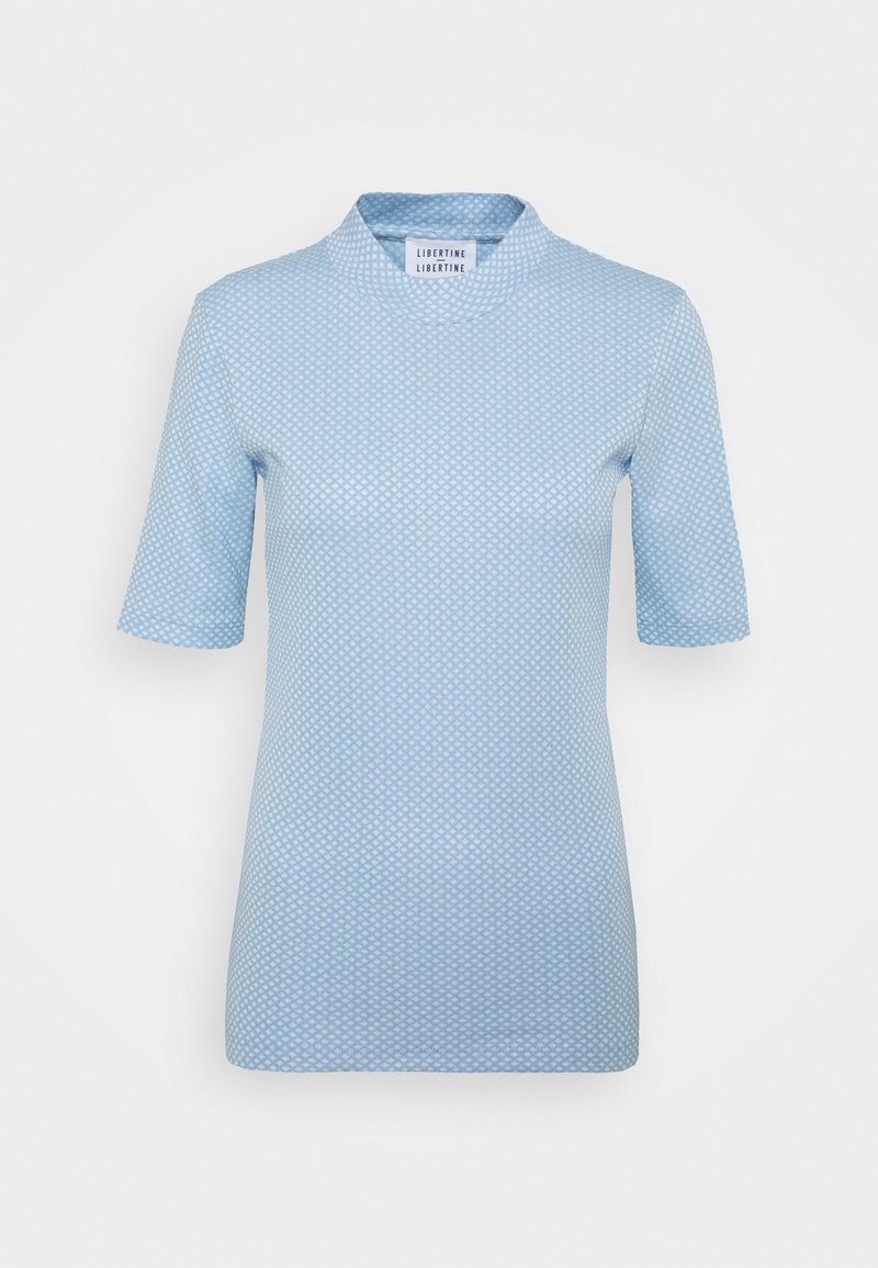 Ljusblå topp med korta ärmar, med en texturerad diamantmönster och hög krage. Tillverkad av sträckt material för komfort och passform.