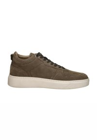 Bruine suède hoge sneakers met zwarte veters, een gestructureerde bovenkant en een stevige witte rubberen zool. Bevat een gestikt ontwerp aan de zijkant.