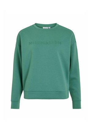 Zelený crewneck svetr s dlouhými rukávy a vyšitým nápisem "MINIMALISM" na hrudi ve shodné barvě.