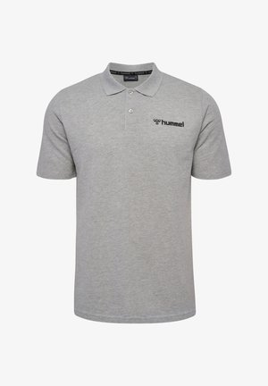 Szary polo z bawełnianej mieszanki z dwiema guzikami i krótkimi rękawami. Posiada czarne logo "hummel" na lewej piersi.
