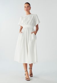 WILLA PEN - Farkkumekko - white