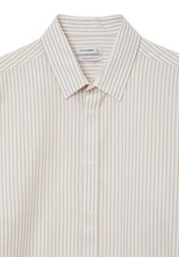 Camicia a righe beige chiaro con vestibilità regolare, dotata di colletto classico, righe verticali e chiusure con bottoni bianchi.