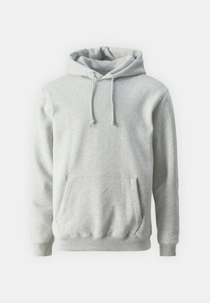 Svetlošedá mikina vyrobená z bavlneného zmesi, s prednou klokankou, sťahovacími šnúrkami na kapucni a rebrovanými manžetami a lemom.