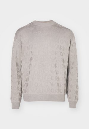 Maglione grigio a maglia con un motivo testurizzato e accenti del logo ripetuti. Il design è completato da un colletto rotondo e polsini a coste.