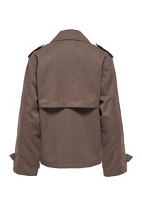 Καφέ κομμένο σακάκι με μακριά μανίκια, επωμίδες στους ώμους και λεπτομέρεια αεραγωγού στην πίσω πλευρά, πάνω σε λευκό φόντο.