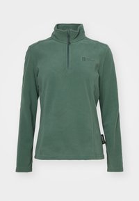 Groene fleece pullover met een halve rits kraag, lange mouwen, vlakke naden en een klein logo op de borst. Zachte textuur, lichtgewicht ontwerp.