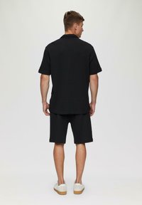 QS CHEMISE - Hemd - schwarz