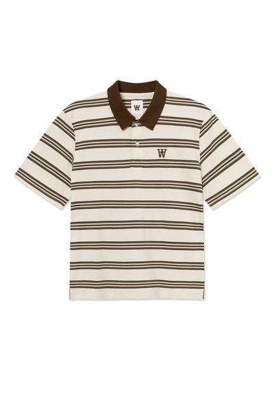 Polo à manches courtes crème avec des rayures horizontales marron, un col marron et un petit logo "W" sur le côté gauche de la poitrine. Matière en coton.
