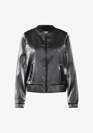 Černá kovová bomber bunda se zipem vpředu, dvěma bočními kapsami a žebrovanými manžetami. Hladká textura s jemným leskem a klasickým límcem.
