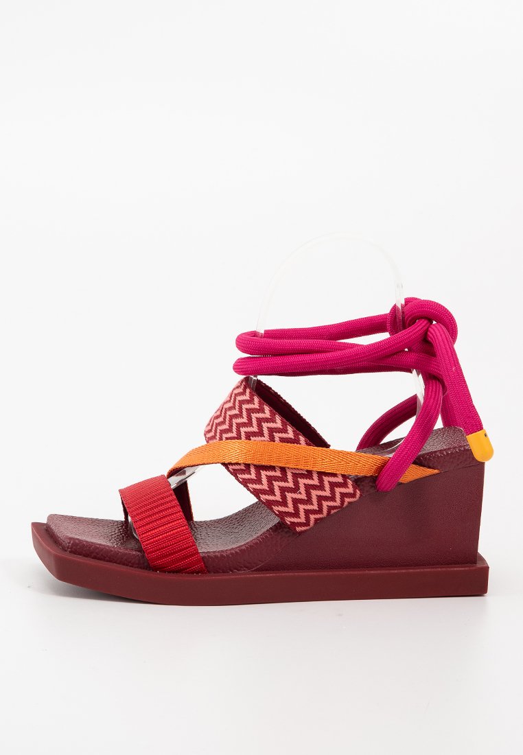 United Nude Sandalen met sleehak bordeauxrood