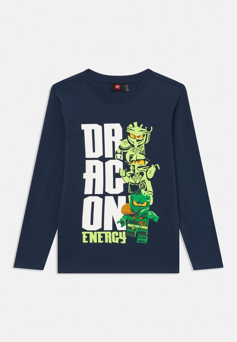 Mornarski majica dugih rukava s grafikom tri zelena nindže i podebljanim bijelim tekstom "DRAGON ENERGY". Pamuk, okrugli izrez.