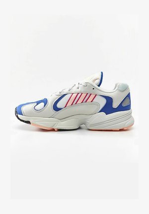 Training shoe - white