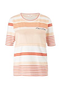 Camiseta de manga corta a rayas en tonos de blanco, durazno y naranja. Presenta un cuello redondo y el texto bordado "Ahora es Ahora" en el pecho.