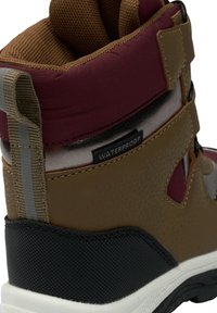 mikk-line Talvesaapad - rum raisin