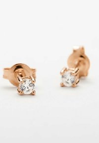 Rosaguld stud øreringe med klare runde cubic zirconia sten i en fire-prong indstilling. Glat finish og minimalistisk design.