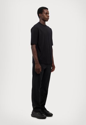 Filippa K, MOCK NECK TEE - Základné tričko - black