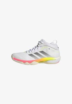 Weißer Sportschuh mit grauen Streifen, hohem Schaft, Mesh-Obermaterial und pink-gelbem Farbverlauf auf der Sohle vor weißem Hintergrund.