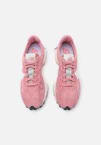 New Balance 327 UNISEX - Trainers - pink