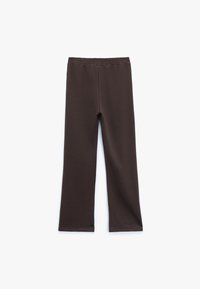 Bruine sweatpants met een wijde pijpdesign, elastische tailleband en een gladde textuur. Geen zichtbare patronen of accenten. Plat gelegd gepresenteerd.