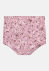 Blommiga trosor med ett mönster i rosa och mauve på en mjuk, lättviktsväv; har en bekväm midjeband och sömlösa kanter.