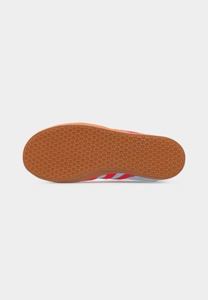 adidas Gazelle Crystal Sky Lucid Red Blue Bird (GS) — foto 6