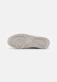 Tommy Hilfiger BASKET CORE LTH MIX ESS - Sneakers basse - misty coast