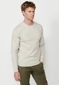 Koroshi Vesta - crudo off white