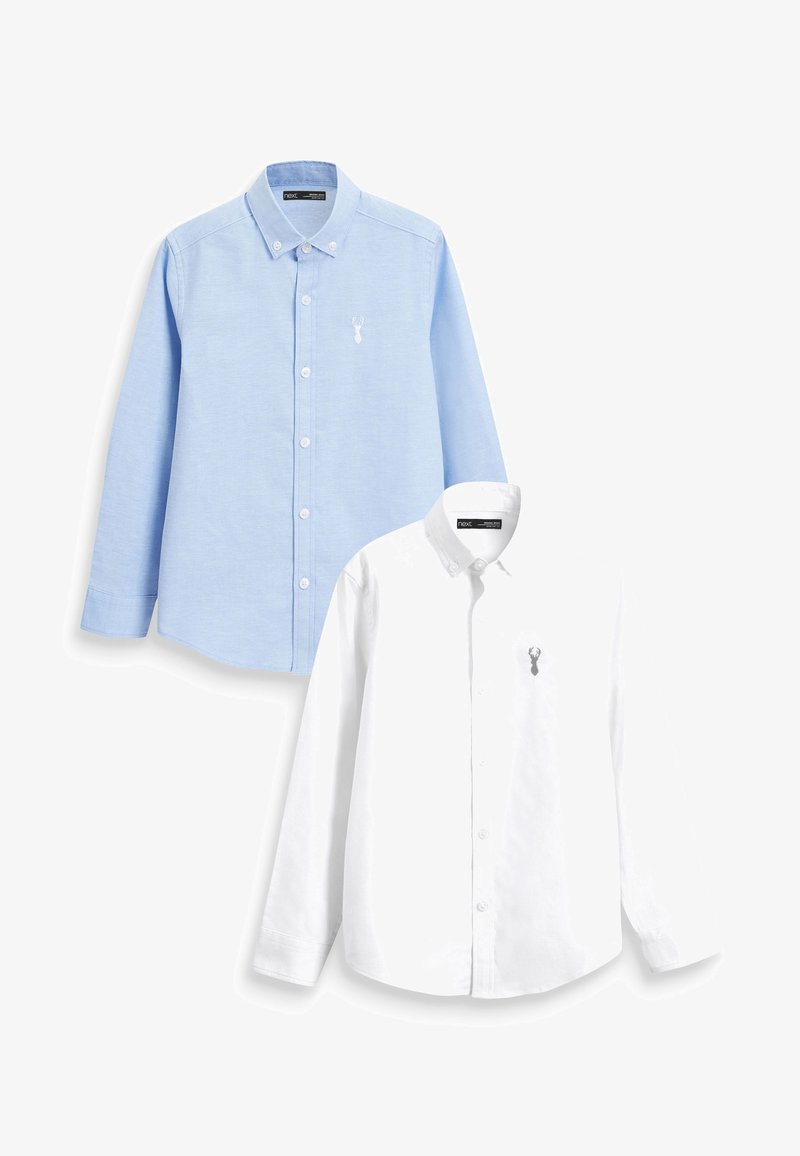 Du iki mygtukų marškiniai: vieni šviesiai mėlyni ir vieni balti, abu ilgomis rankovėmis, pagaminti iš medvilnės, su subtiliu logotipu ant krūtinės.