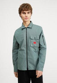 HUGO EMMOND - Poletna jakna - dark green